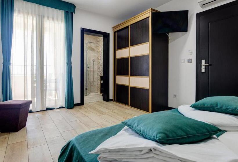 اتاق استاندارد با بالکن و چشم‌انداز دریا, Porta Volta Residence