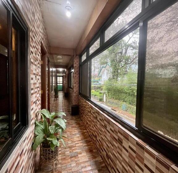 استودیو استاندارد با چشم‌انداز, The Gather Inn Room Rentals   Baguio City