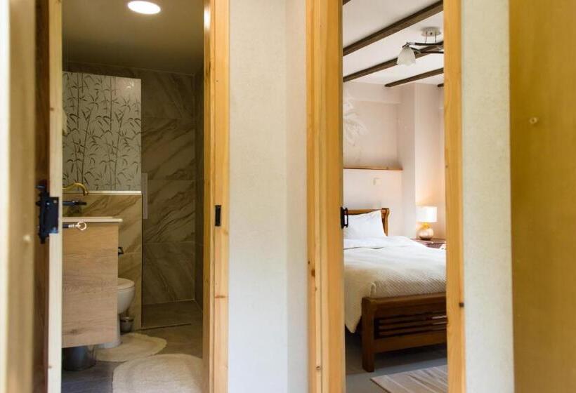テラス付きスタンダードルーム, стаи за гости в ритрийт център светлина мир любов Guest Rooms In Light Peace Love Center