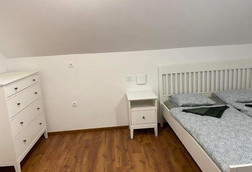 اتاق خانوادگی, Hostel Vaneča
