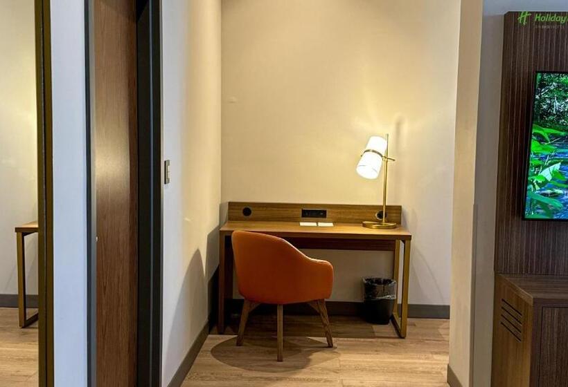 سوئیت با تخت بزرگ, Holiday Inn Navojoa, An Ihg