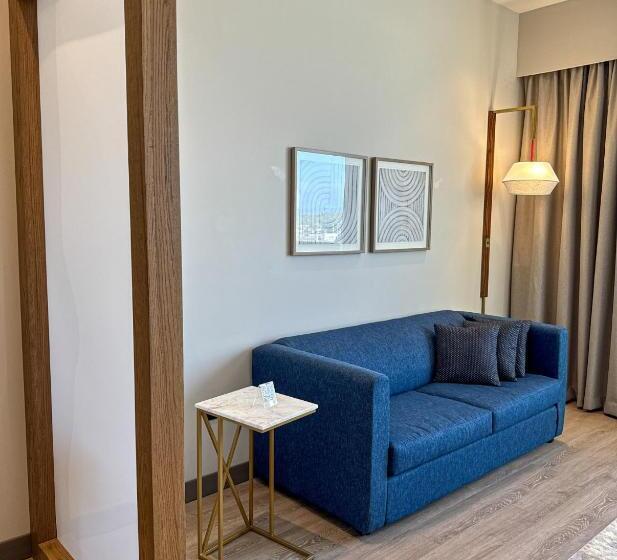 سوئیت با تخت بزرگ, Holiday Inn Navojoa, An Ihg