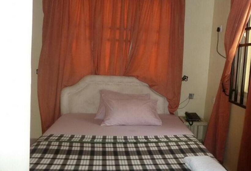 اتاق استاندارد چهار تخته, Room In Lodge   Vision Serviced Apartments