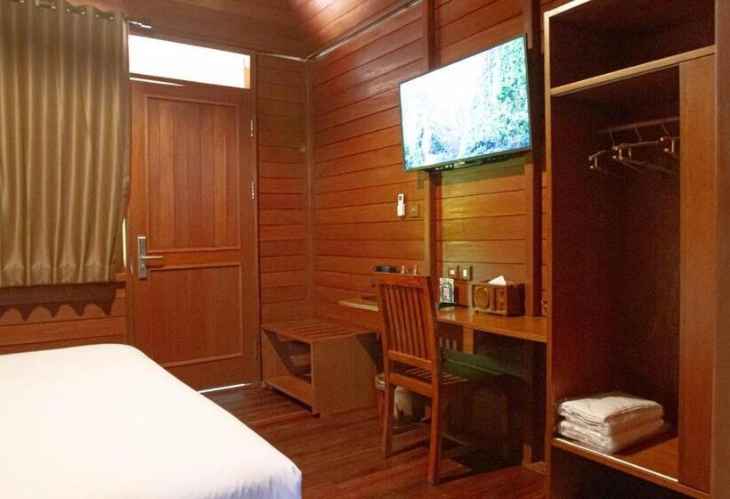 Номер Deluxe, Point Of View Hotel & Resort Majalengka