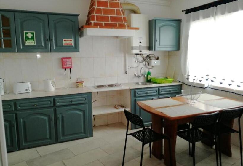 اتاق استاندارد سه نفره, Lagos City Center Guest House & Hostel