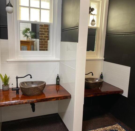 패밀리 룸, Commercial Hotel Kaniva