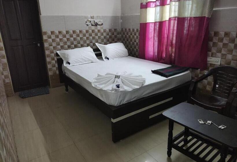 Номер Deluxe, Karthikeya Residency