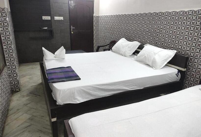 Трехместный Номер Superior, Karthikeya Residency