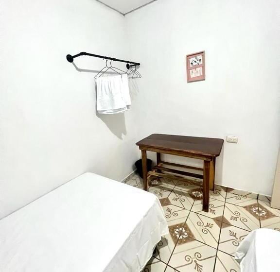 اتاق اکونومی, Hostal Villa Marta