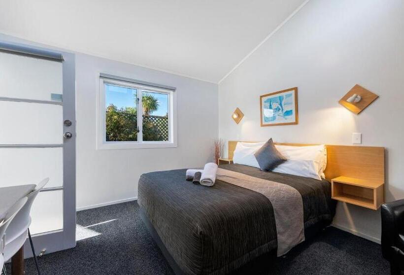 استودیوی لوکس, Central Inn Taupo