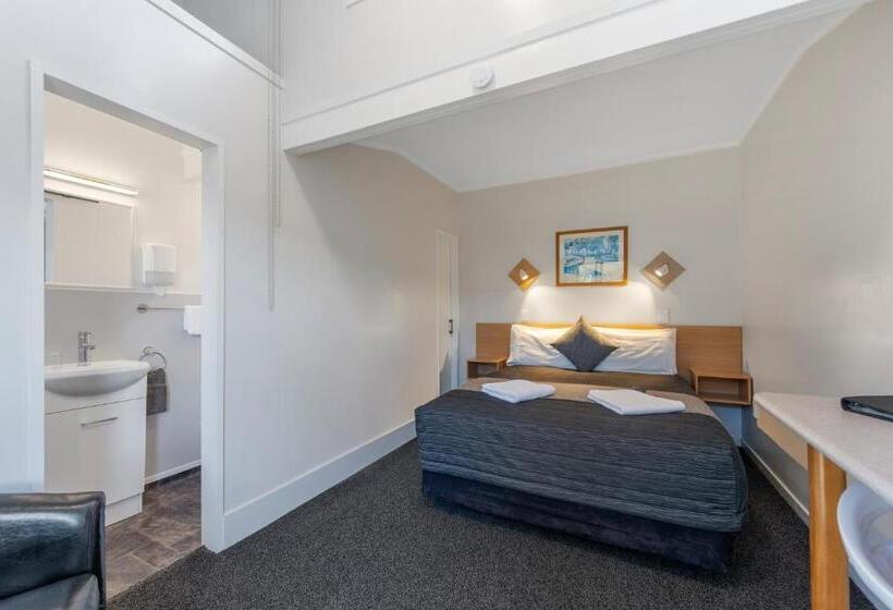 استودیوی استاندارد, Central Inn Taupo