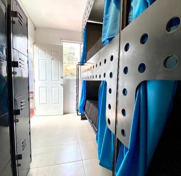 Кровать в Общей Комнате, Roomies Hostel Reforma El ángel