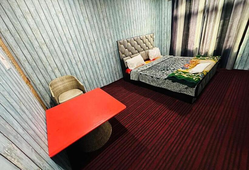 Семейный Номер, Merlin Palace