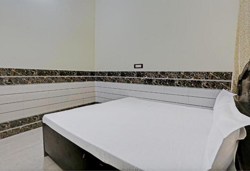 Трехместный Номер Классика, Oyo Royal Guest House