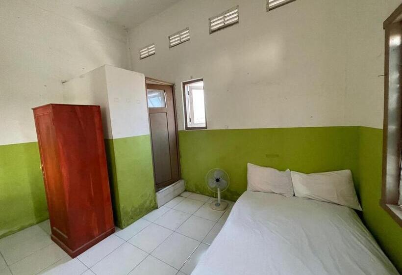 Номер Economy, Spot On 93075 Nova Jaya 2 Homestay Syariah