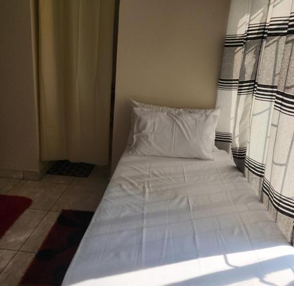 اتاق استاندارد, Hunters Nest Guest House Mafikeng