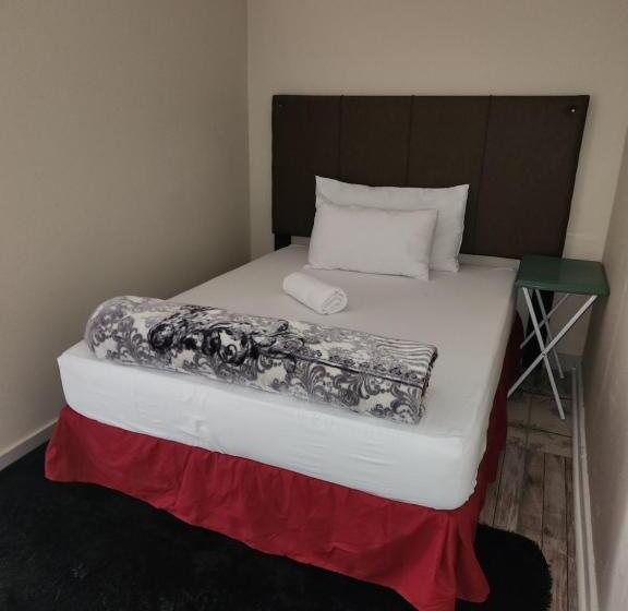 اتاق استاندارد, Hunters Nest Guest House Mafikeng