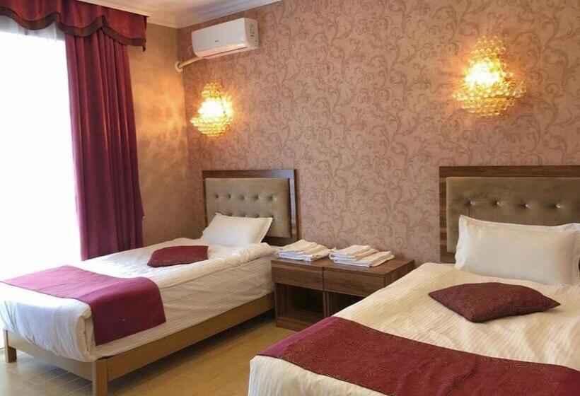 اتاق استاندارد, Royal_hotel_hostel