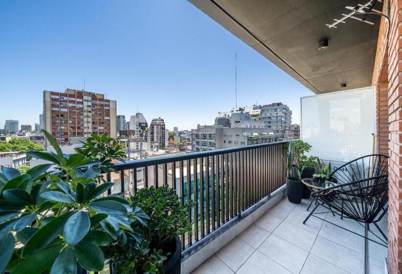 استودیو خانوادگی, Studio In Palermo