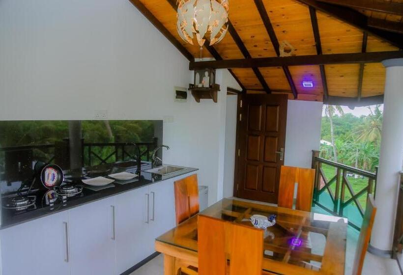 Трехместный Номер Комфорт, Kadolana Villa
