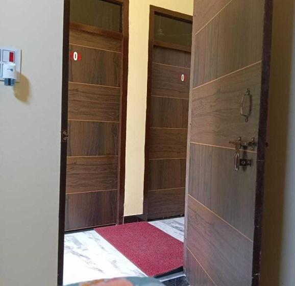Трехместный Номер Классика, Oyo Dream House