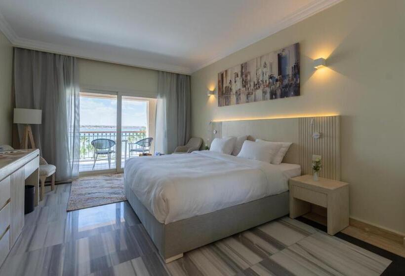 سوییت با چشم‌انداز دریا, Safir Marsa Matrouh Resort