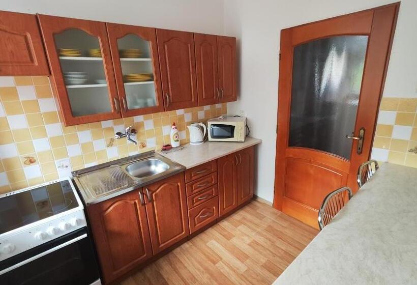 Апартаменты 2 Спальни, Smolenický Zámok