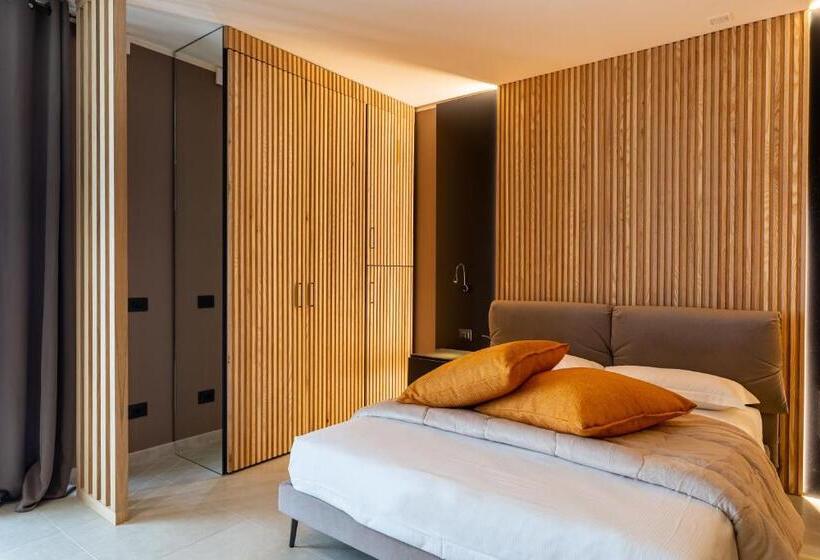 اتاق لوکس سه تخته, La Pergola Suites