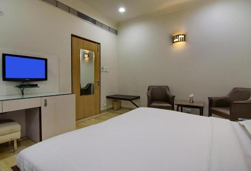 Номер Deluxe, Narula Convention Centre