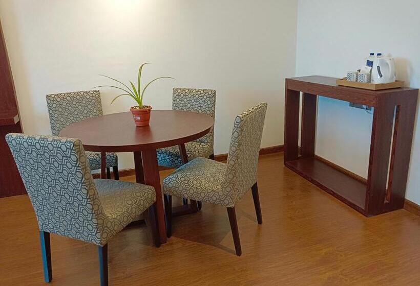 Президентский Люкс, Fortune Park Tiruppur  Member Itc S Hotel Group