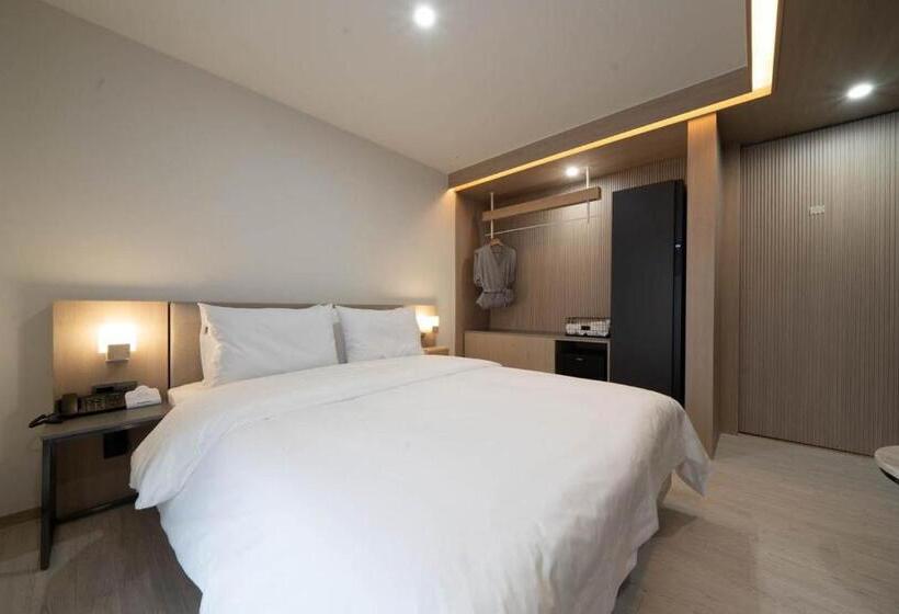 اتاق لوکس, Hound Hotel Gimhae Samgye