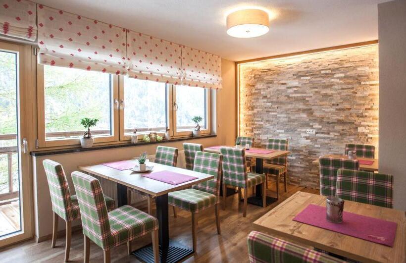 اتاق استاندارد یک نفره, Apart Hotel Arno