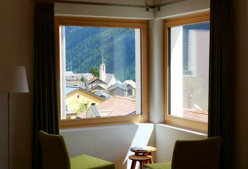 Номер Стандарт Вид на Горы, Guarda Lodge
