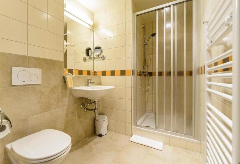Номер Стандарт Трехместный, Jufa Hotel Spital Am Pyhrn