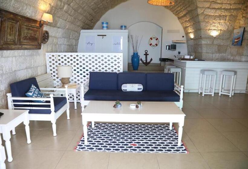 سوییت جونیور با چشم‌انداز دریا, Le Blanc Bleu