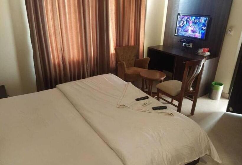 Трехместный Номер Классика, Pop 80730e Hotel Rajeshwari