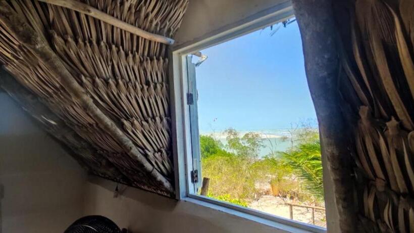 غرفة قياسية مطلّة علي البحر مزوَّدة بشُرفة, Dumangue Kite House