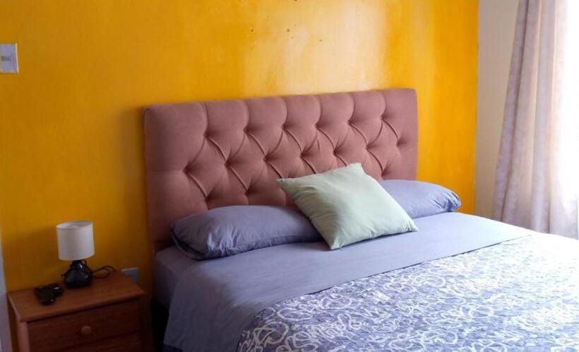 Quarto Estandar Banheiro Compartilhado, Hostal Gloria Quintamar