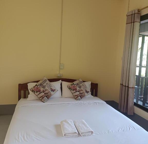 Номер Стандарт с Террасой, Khamphan Guesthouse