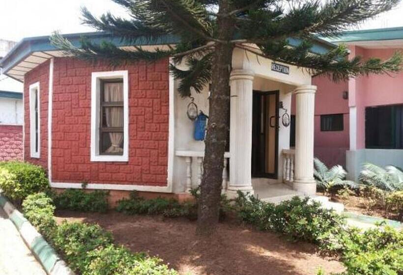 اتاق استاندارد چهار تخته, Room In Lodge   Garentiti Apartment   Silver Room