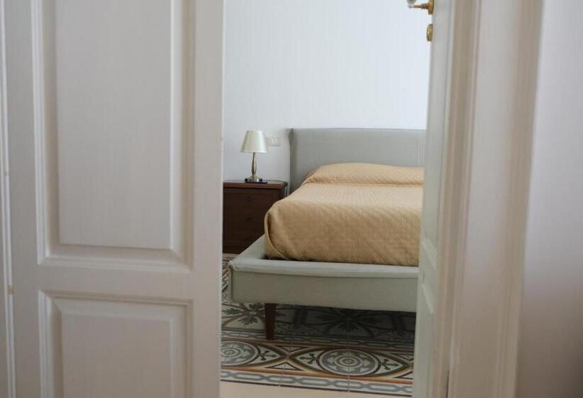 Номер Стандарт с Балконом, Al Corso Charming Rooms