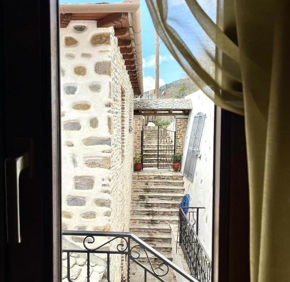 Family Suite, Archontiko Anemos