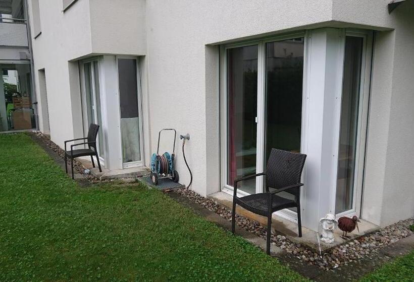 اتاق استاندارد با سرویس بهداشتی مشترک, Privatzimmer 300m Zur S Bahn Jona