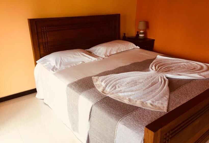 Номер Deluxe, Crown Holiday Village Near Marawila