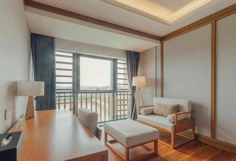 سوئیت دولوکس با چشم‌انداز رودخانه, White Swan Guest House Meizhou