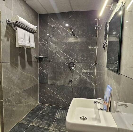 家庭间, Emerald Urban Comforts