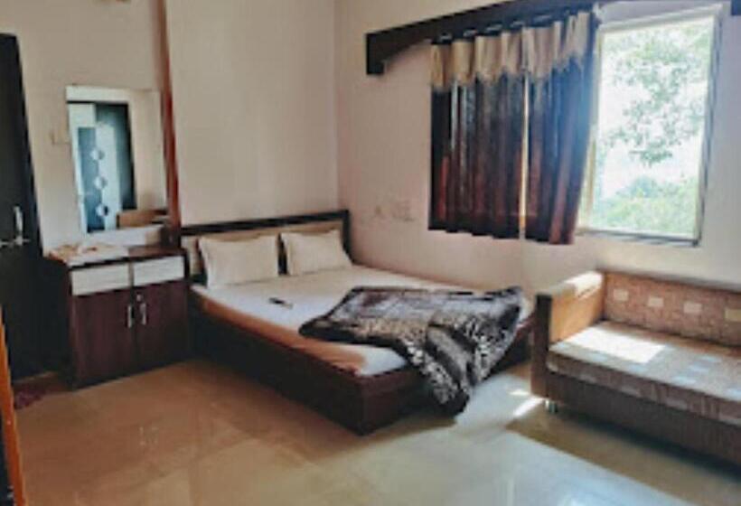 Номер Стандарт, Raj Palace, Maheshwar
