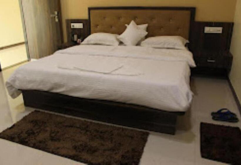 Номер Deluxe, Shri Sharnam, Maheshwar