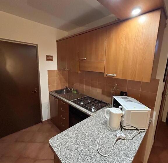 Номер Стандарт, La Maison Jaune