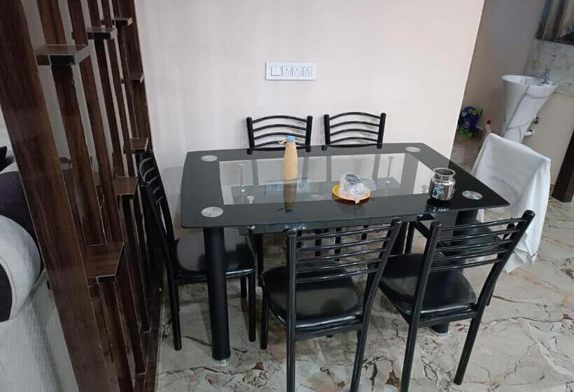 Номер Deluxe с Балконом, Alif Serviced  Apartments